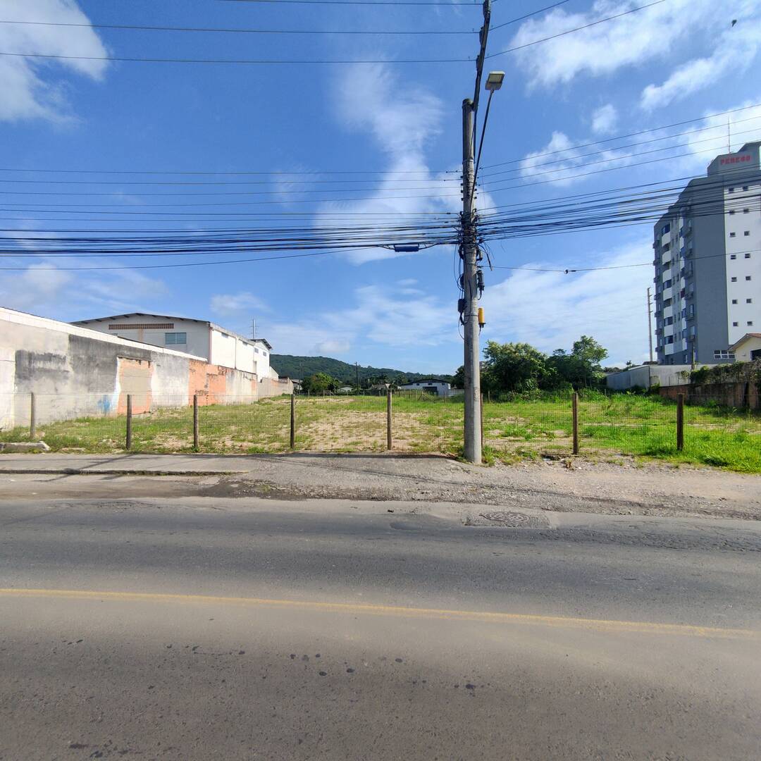 Terreno - Bairro Próspera - 2.308m² - Próximo ao Manentti
