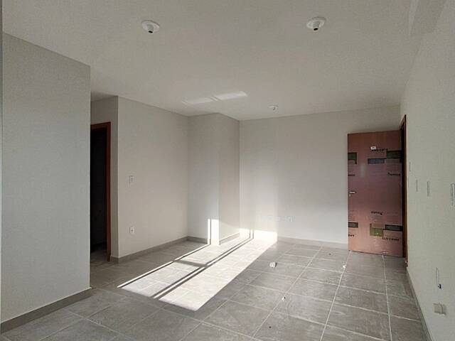 #321 - Apartamento para Venda em Criciúma - SC - 3